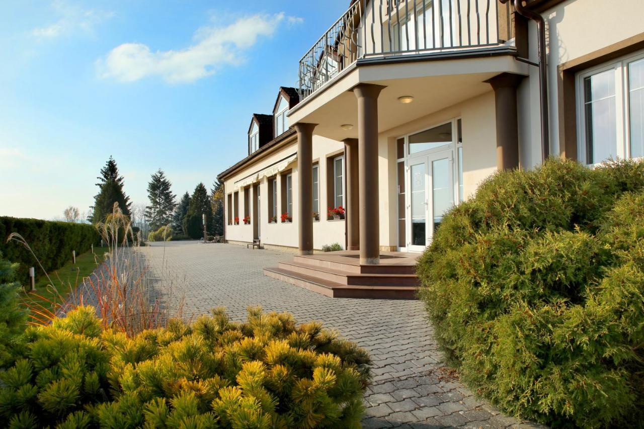 Hotel Brada Jičín Екстериор снимка